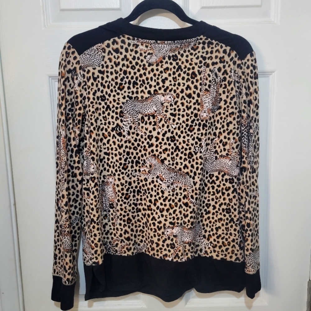 Nice classy long-sleeved blouse